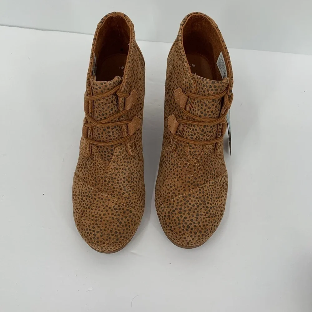 TOMS Kala wedge ankle boots booties lace-up mini Cheetah suede shoe new 8.5